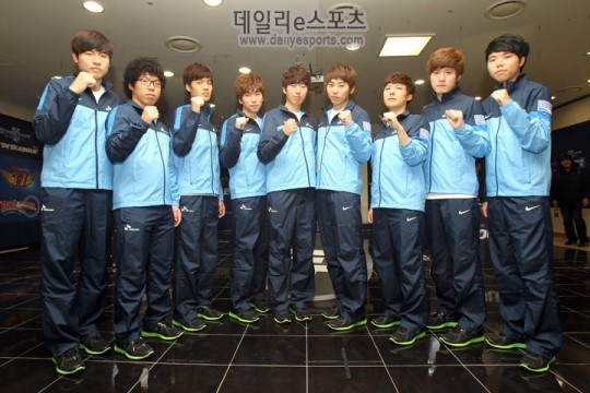 舞台恐惧？ Senzu 在淘汰赛阶段的表现急剧下降