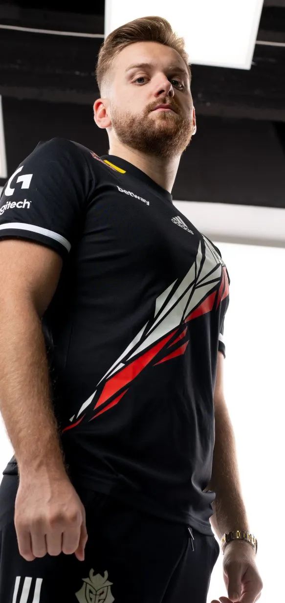 Fear离开了 Passion UA 的阵容，加入 CS2