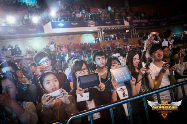 组内赛趣味数据：Wei登场11次拿下5个MVP，状态火热